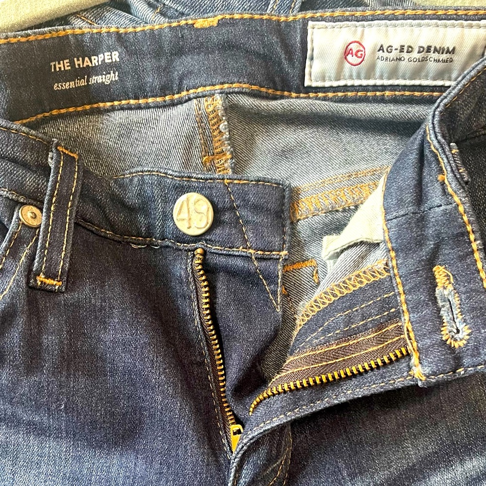 AG by Adriano Goldschmied.  The Harper essential straight.  Size 25